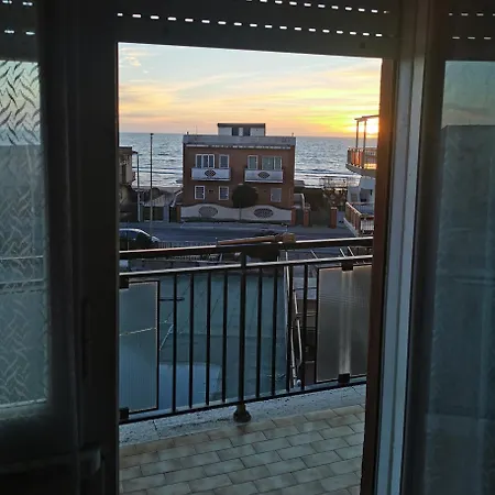 Marina Di - Casa Vista Mare Vicino Roma * 아르데아