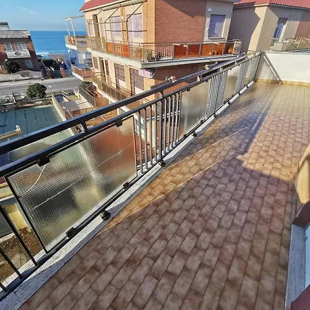 Marina Di - Casa Vista Mare Vicino Roma * 아르데아