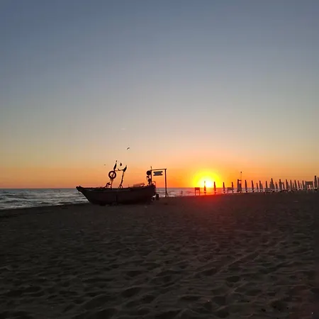 Marina Di - Casa Vista Mare Vicino Roma 아파트